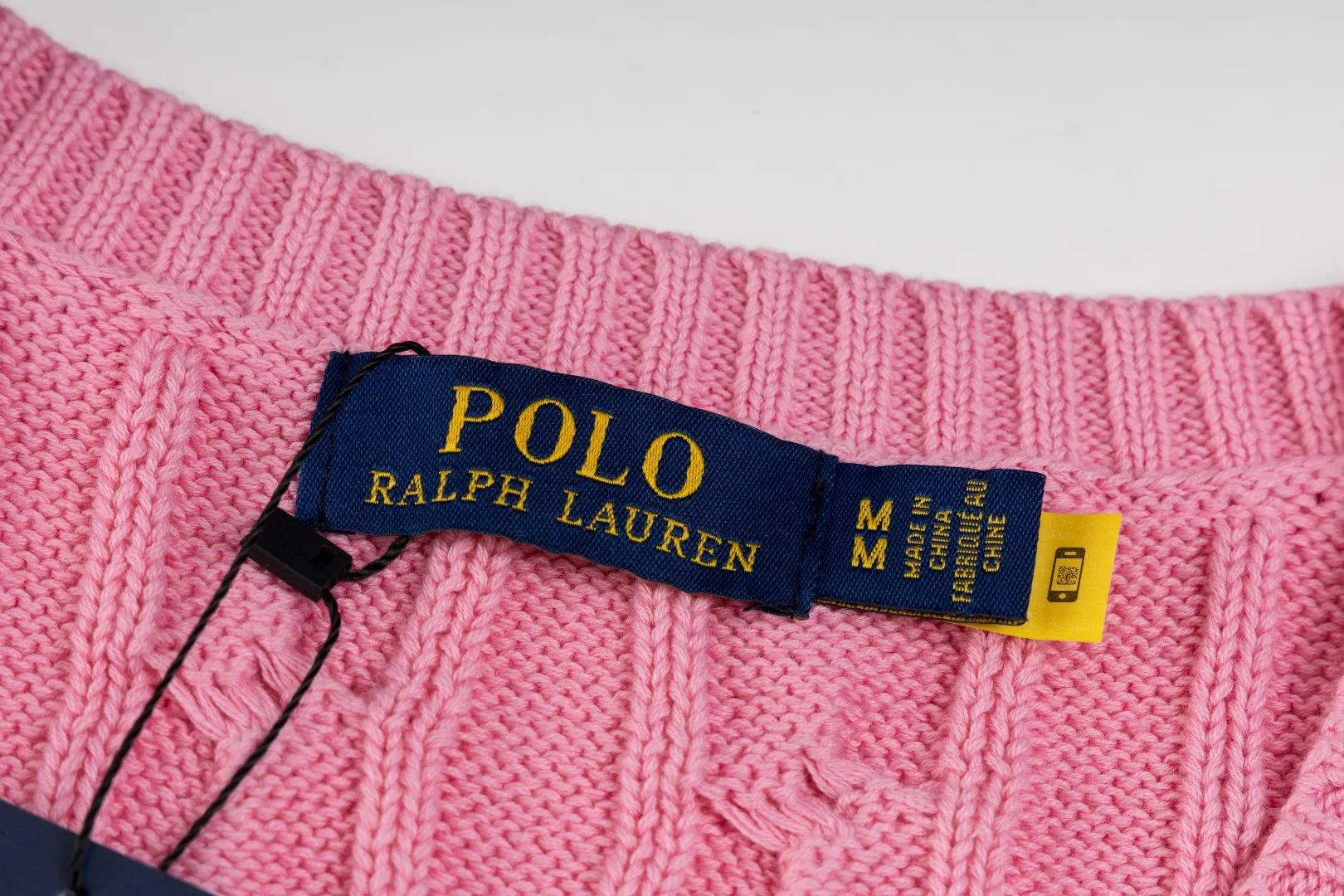 P176 #R82 Ralph Lauren Small Label Cable V Neck Vest Sleeveless Twist Sweater Women's Top Size: XS S M L Color: White Yellow Light Blue Pink Khaki Gray Navy Black Classic Cotton Yarn 100% White Cotton High Quality Classic Style Has Always Been Popular! The workmanship details are very good! Wearing a vest with a shirt is always the standard, with classic brand embroidery on the chest! All major stars have the same style! Best for couples. High quality goods! Xinjiang cotton micro-elastic and smooth fabric has excellent quality. Pure cotton is soft and skin-friendly. Length: 60/61/63/65 Bust: 44/46/49/52 Shoulder width: 36/37.5/39/41